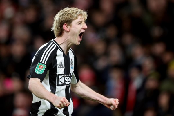 富兴配资端 穆帅赛后对我说你太厉害了! 戈登: 这是极大的赞美, 让我倍感荣幸